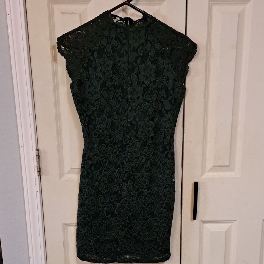 Windsor Green Lace Midi Dress - Picture 6 of 6
